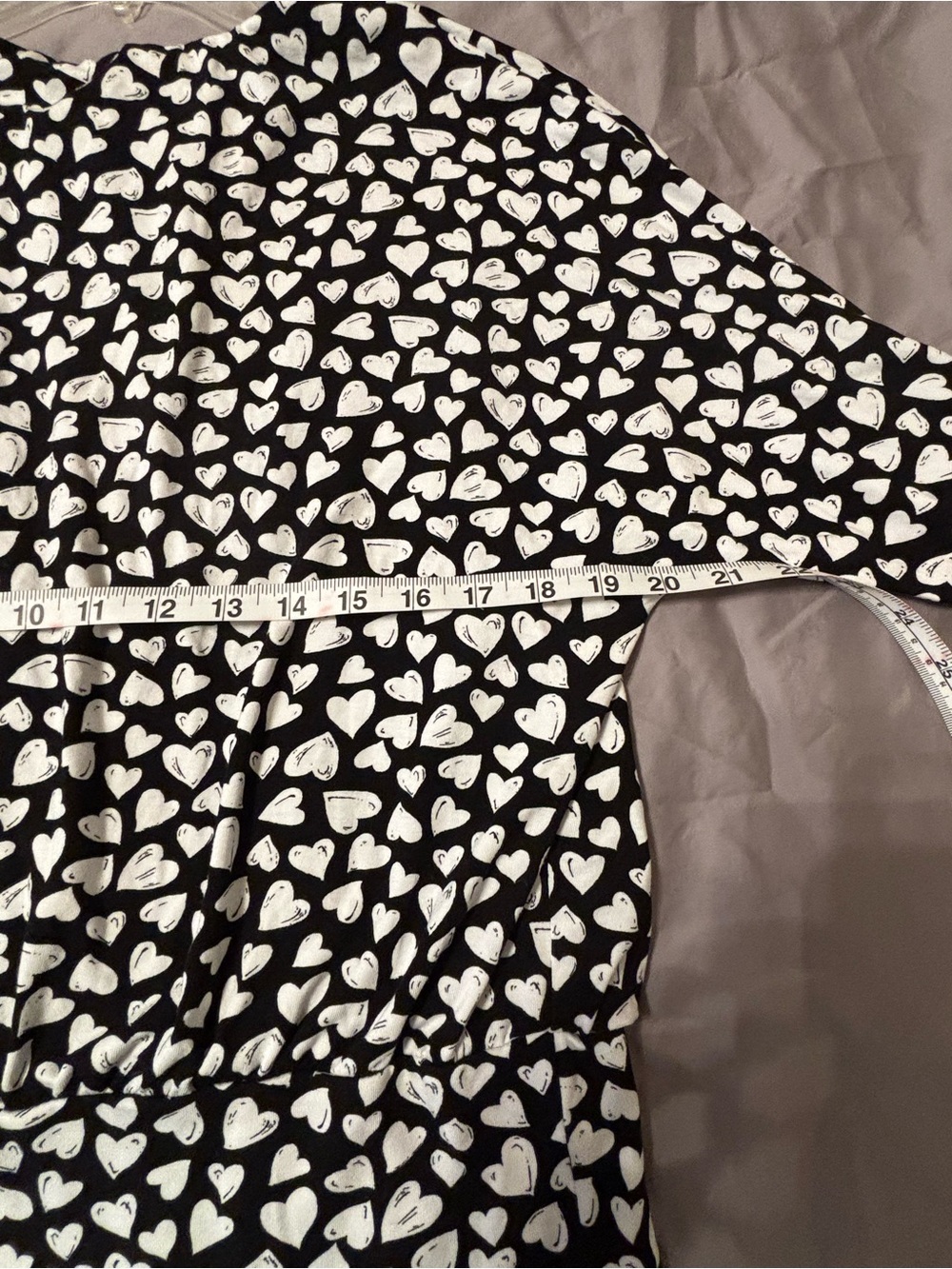 Chico’s Size 2 (US Large) Black White Heart Print 3/4 Sleeve Stretch Knit Top - Picture 8 of 13